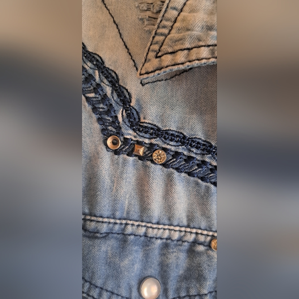 ROAR Distressed Western Cowgirl Blue Embroidered Rhinestone Shirt "Read" XL - Picture 15 of 15